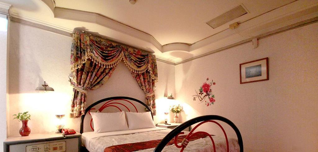 Broadway Hotel Taichung Eksteriør billede