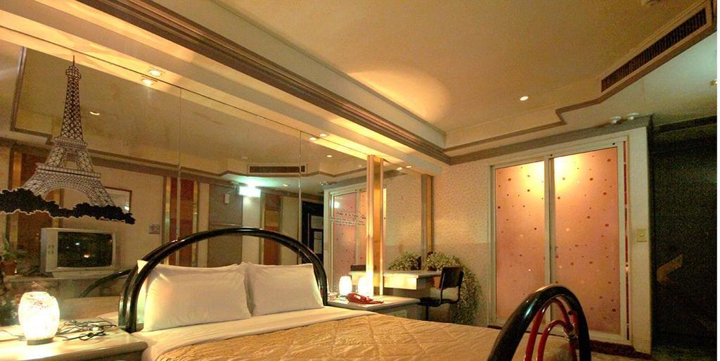 Broadway Hotel Taichung Eksteriør billede
