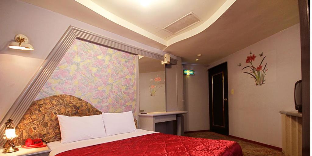 Broadway Hotel Taichung Eksteriør billede