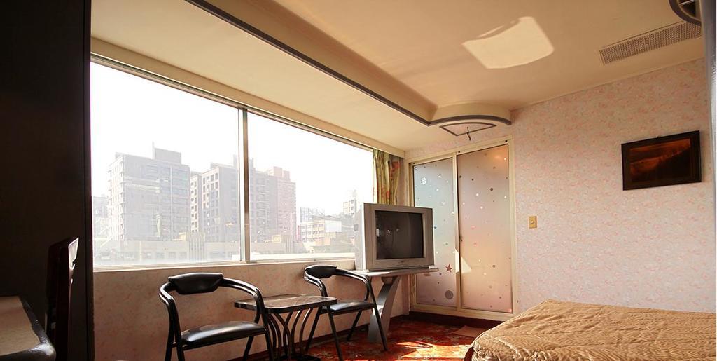 Broadway Hotel Taichung Eksteriør billede