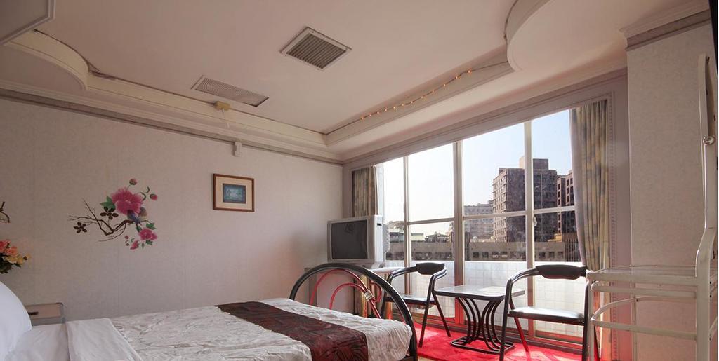 Broadway Hotel Taichung Eksteriør billede