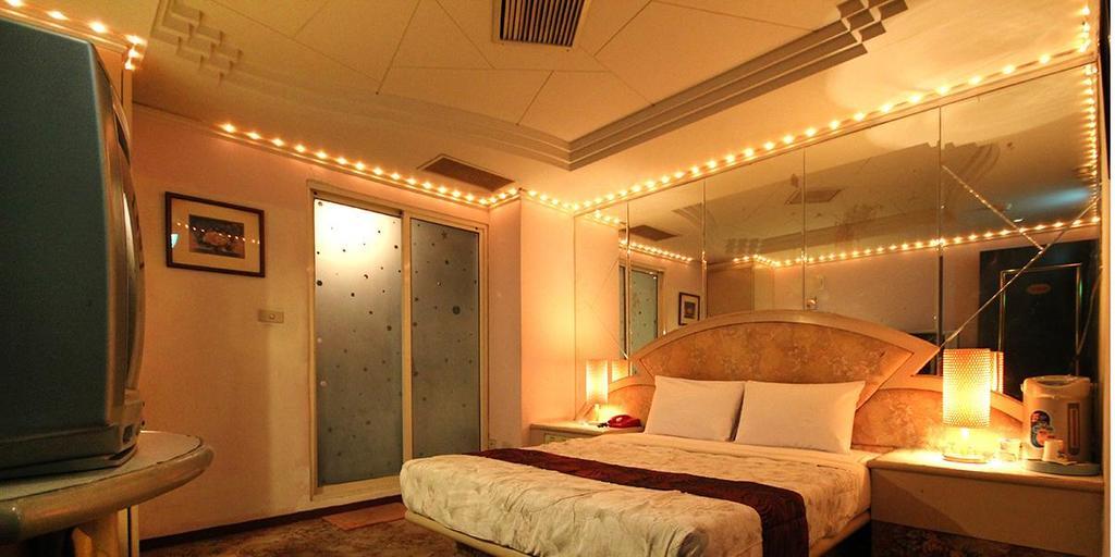 Broadway Hotel Taichung Eksteriør billede