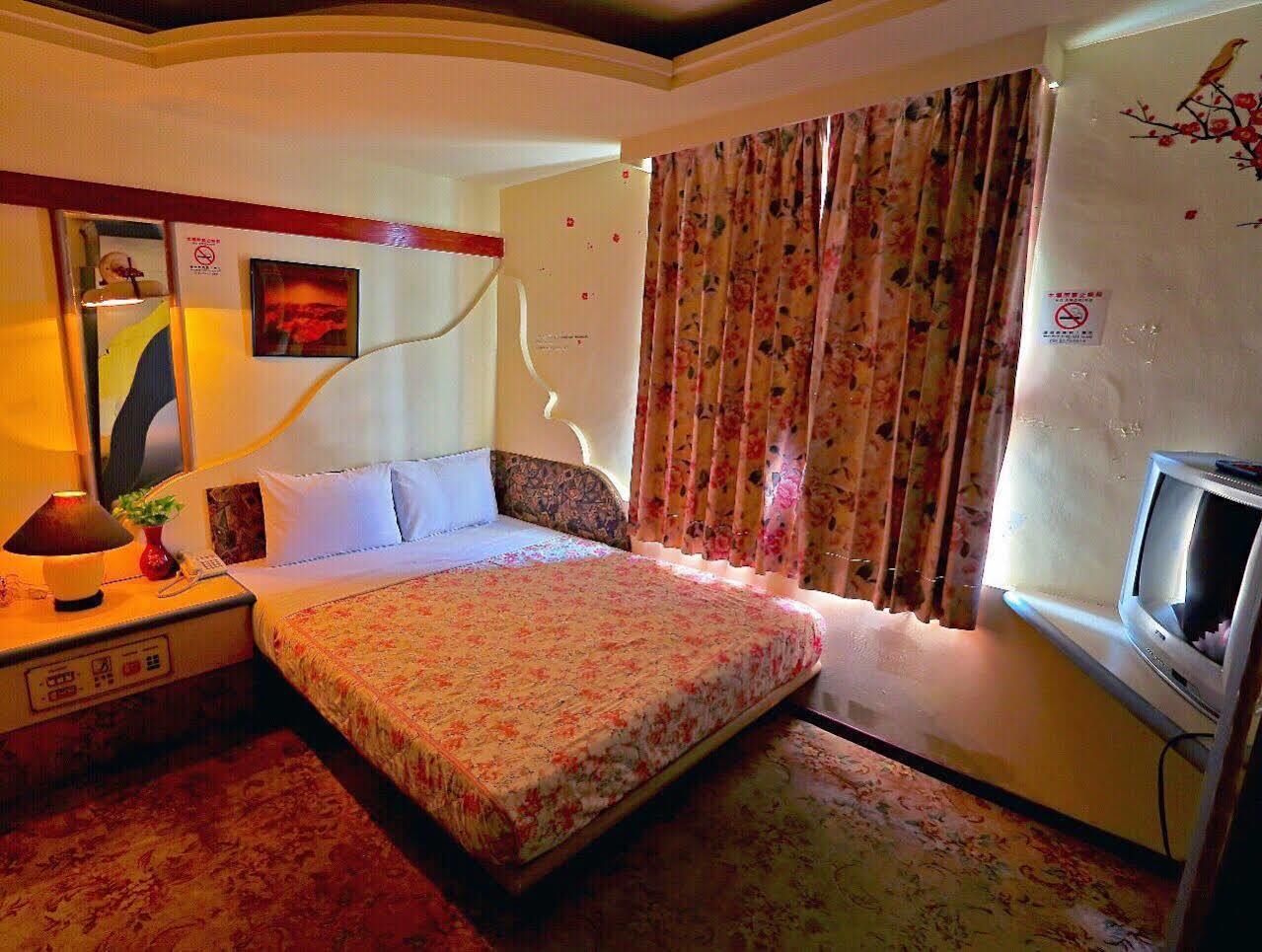 Broadway Hotel Taichung Eksteriør billede